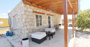 Stone Built Bungalow for Rent in Sea Caves, Peyia