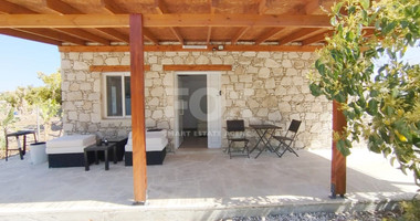 Stone Built Bungalow for Rent in Sea Caves, Peyia