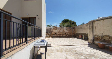 Three Bedroom Detached Villa for Rent in the Heart of Peyia