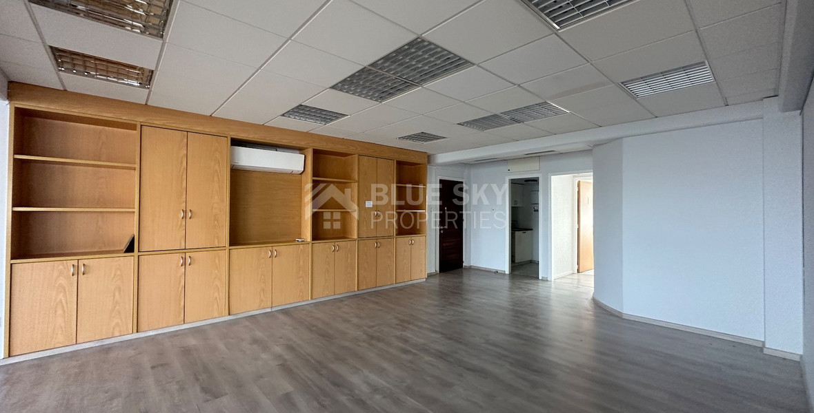 SALE: OPEN PLAN OFFICES OFFERING 200 SQM APPROXIMATE COVERED AREA ON PRIME BUSINESS AVENUE ON GRIVA DIGENI