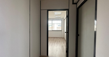 SALE: OPEN PLAN OFFICES OFFERING 200 SQM APPROXIMATE COVERED AREA ON PRIME BUSINESS AVENUE ON GRIVA DIGENI