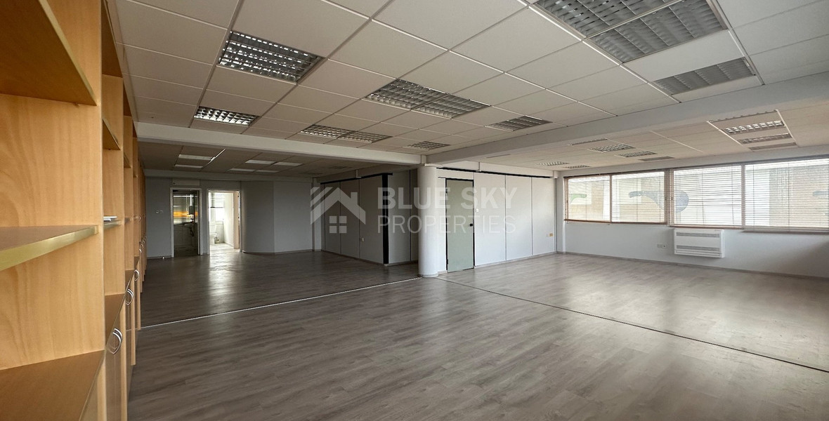 SALE: OPEN PLAN OFFICES OFFERING 200 SQM APPROXIMATE COVERED AREA ON PRIME BUSINESS AVENUE ON GRIVA DIGENI