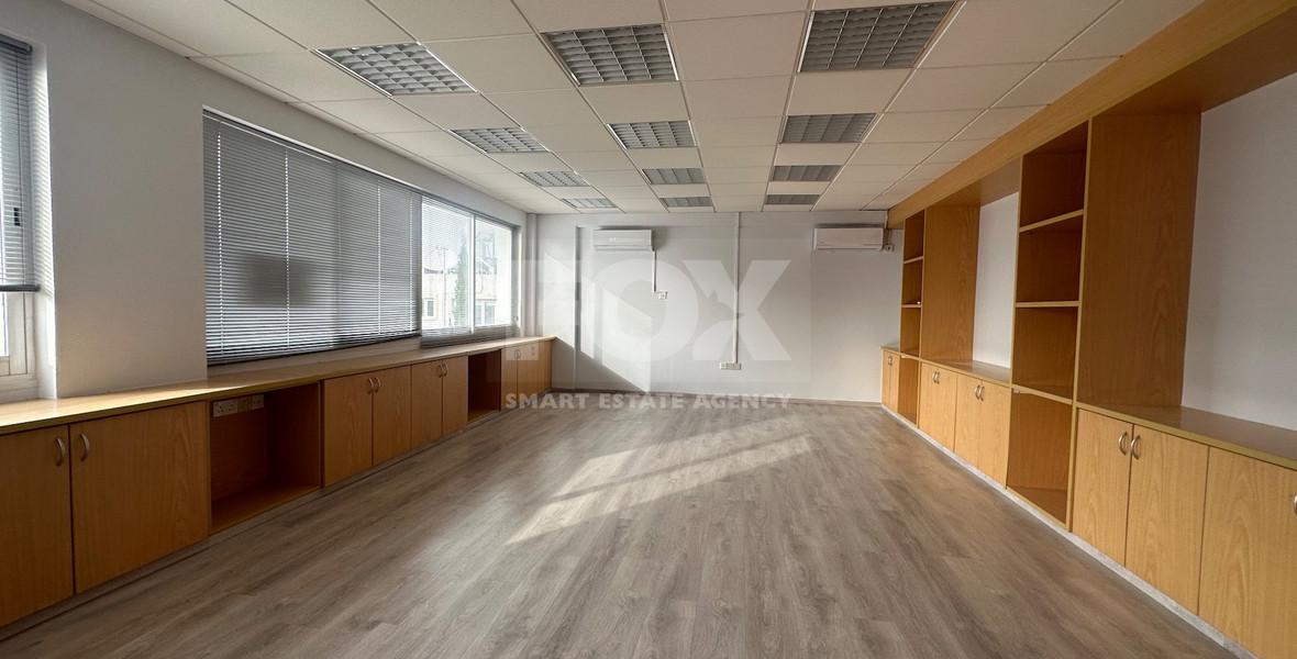 SALE: OPEN PLAN OFFICES OFFERING 200 SQM APPROXIMATE COVERED AREA ON PRIME BUSINESS AVENUE ON GRIVA DIGENI