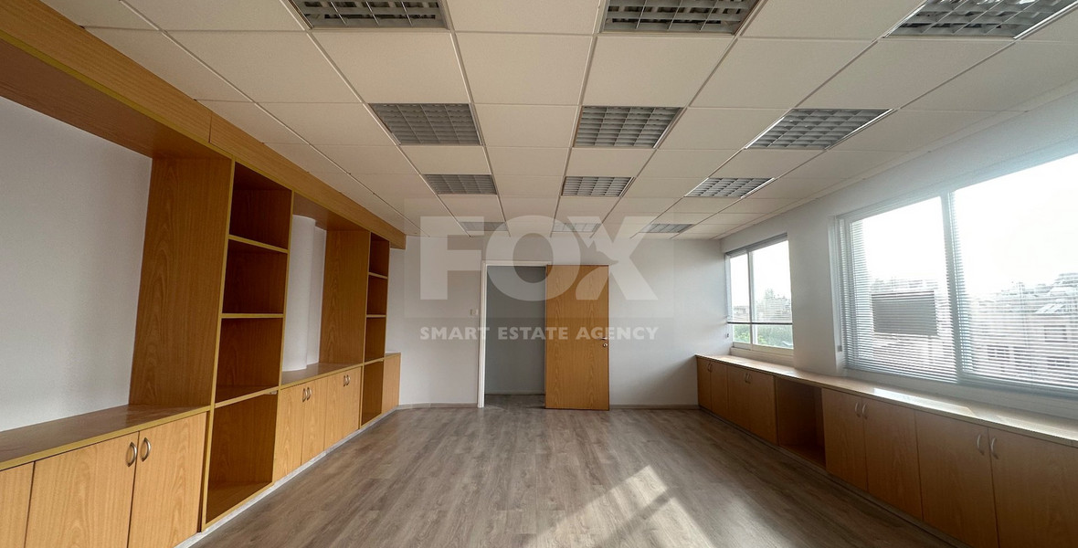 SALE: OPEN PLAN OFFICES OFFERING 200 SQM APPROXIMATE COVERED AREA ON PRIME BUSINESS AVENUE ON GRIVA DIGENI