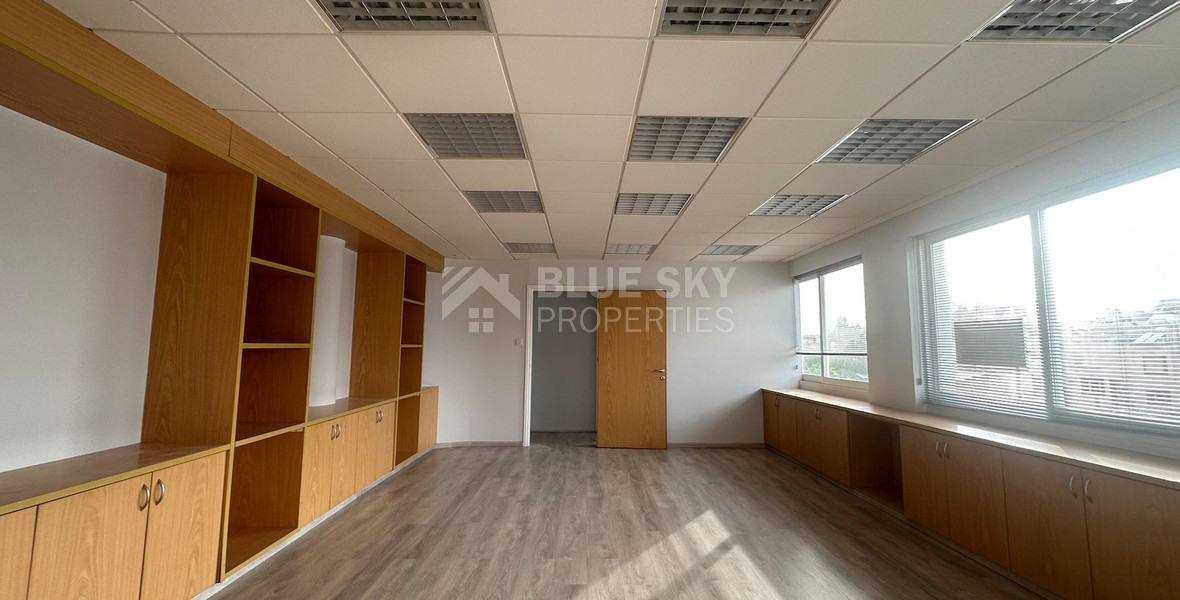 SALE: OPEN PLAN OFFICES OFFERING 200 SQM APPROXIMATE COVERED AREA ON PRIME BUSINESS AVENUE ON GRIVA DIGENI