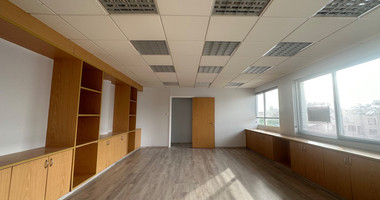 SALE: OPEN PLAN OFFICES OFFERING 200 SQM APPROXIMATE COVERED AREA ON PRIME BUSINESS AVENUE ON GRIVA DIGENI