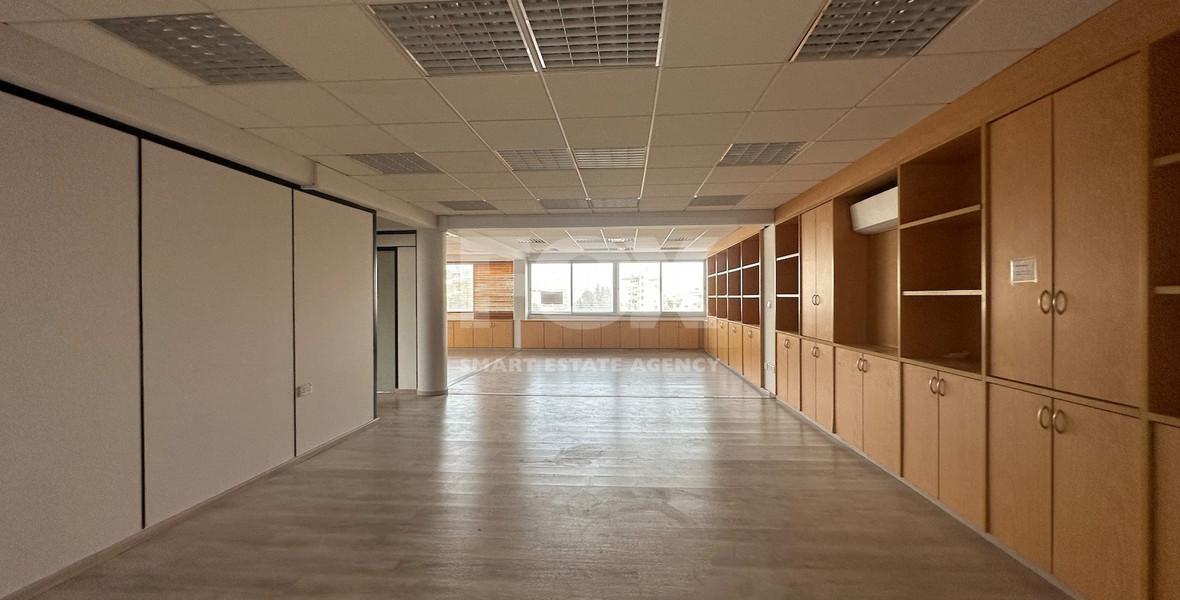 SALE: OPEN PLAN OFFICES OFFERING 200 SQM APPROXIMATE COVERED AREA ON PRIME BUSINESS AVENUE ON GRIVA DIGENI