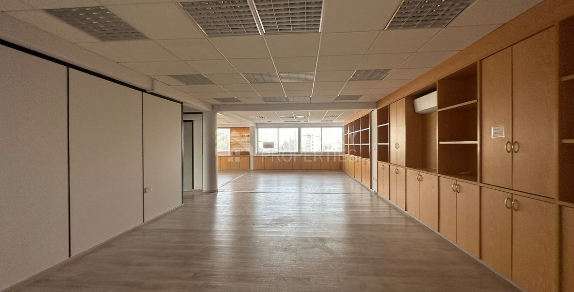SALE: OPEN PLAN OFFICES OFFERING 200 SQM APPROXIMATE COVERED AREA ON PRIME BUSINESS AVENUE ON GRIVA DIGENI