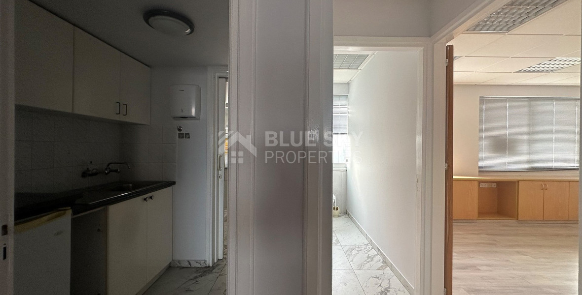 SALE: OPEN PLAN OFFICES OFFERING 200 SQM APPROXIMATE COVERED AREA ON PRIME BUSINESS AVENUE ON GRIVA DIGENI