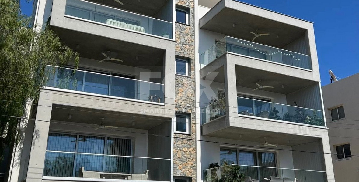 For Rent New Luxury furnished 2 bedroom apartment with roof garden in Kapsalos
