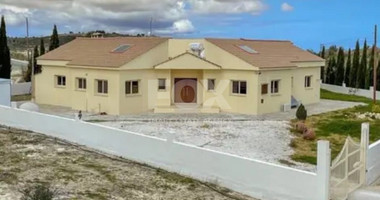 Spacious Bungalow for Rent in Sunny Kathikas Area
