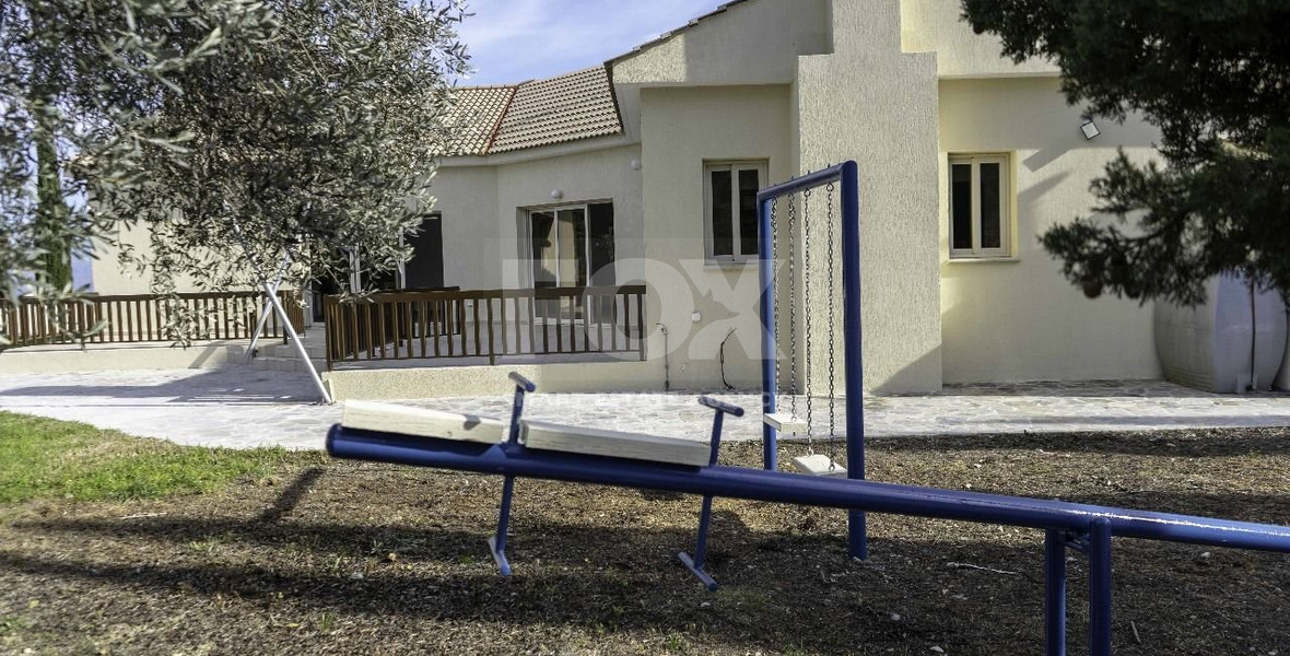 Spacious Bungalow for Rent in Sunny Kathikas Area
