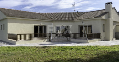 Spacious Bungalow for Rent in Sunny Kathikas Area