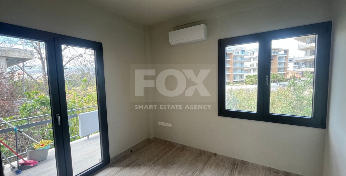 For rent Luxurious Ultra-Modern Unfurnished Apartment with 3 Bedrooms in Neapolis