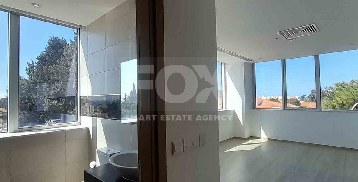 Three bedroom apartment in the heart of Paphos -