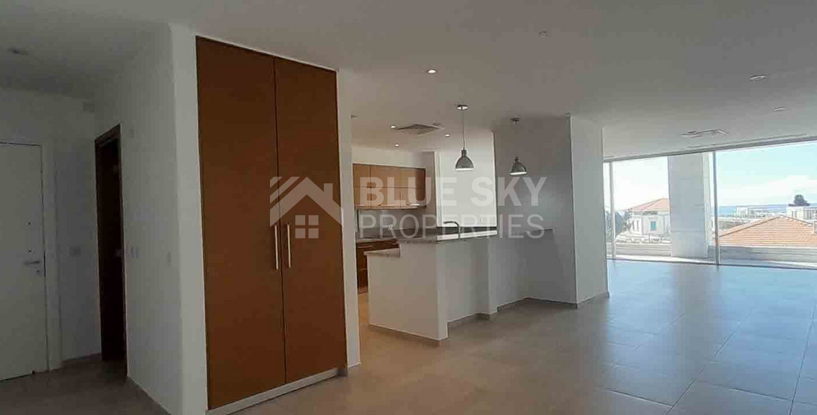 Three bedroom apartment in the heart of Paphos -