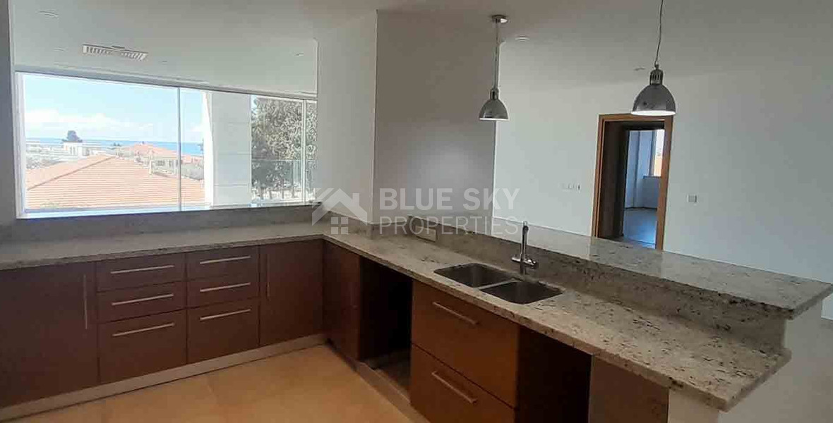 Three bedroom apartment in the heart of Paphos -