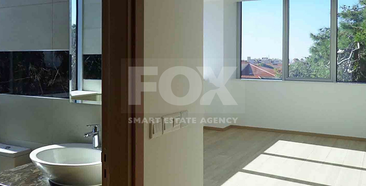 Three bedroom apartment in the heart of Paphos -