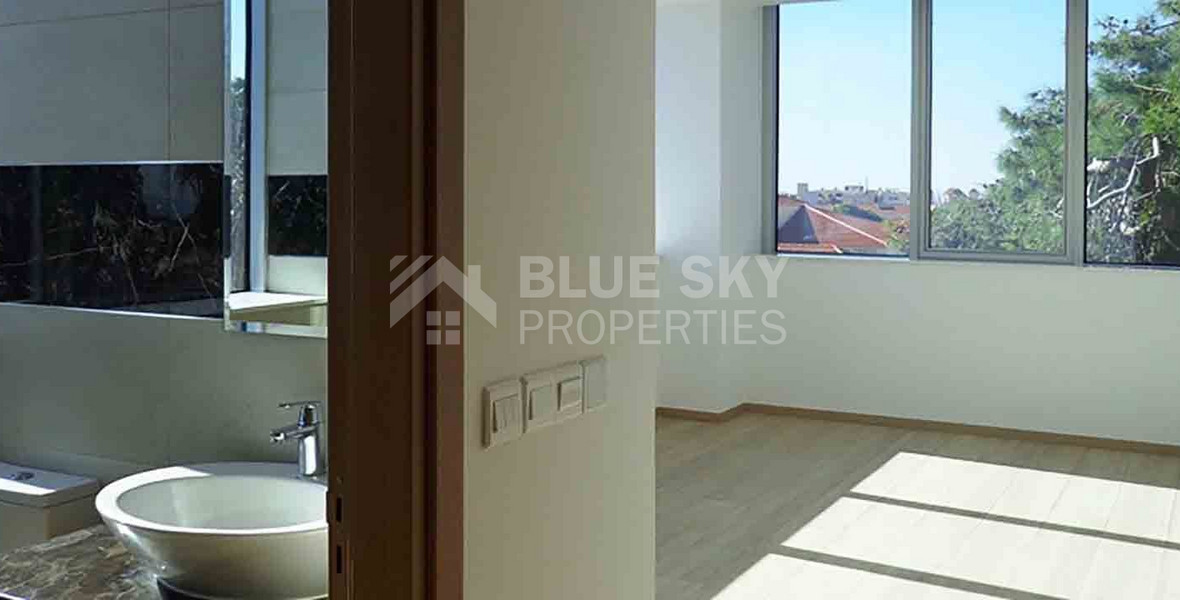 Three bedroom apartment in the heart of Paphos -