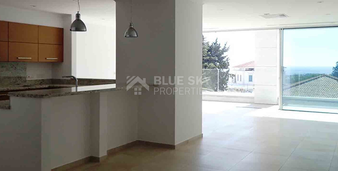 Three bedroom apartment in the heart of Paphos -