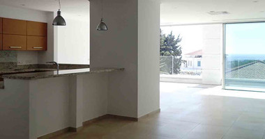 Three bedroom apartment in the heart of Paphos -