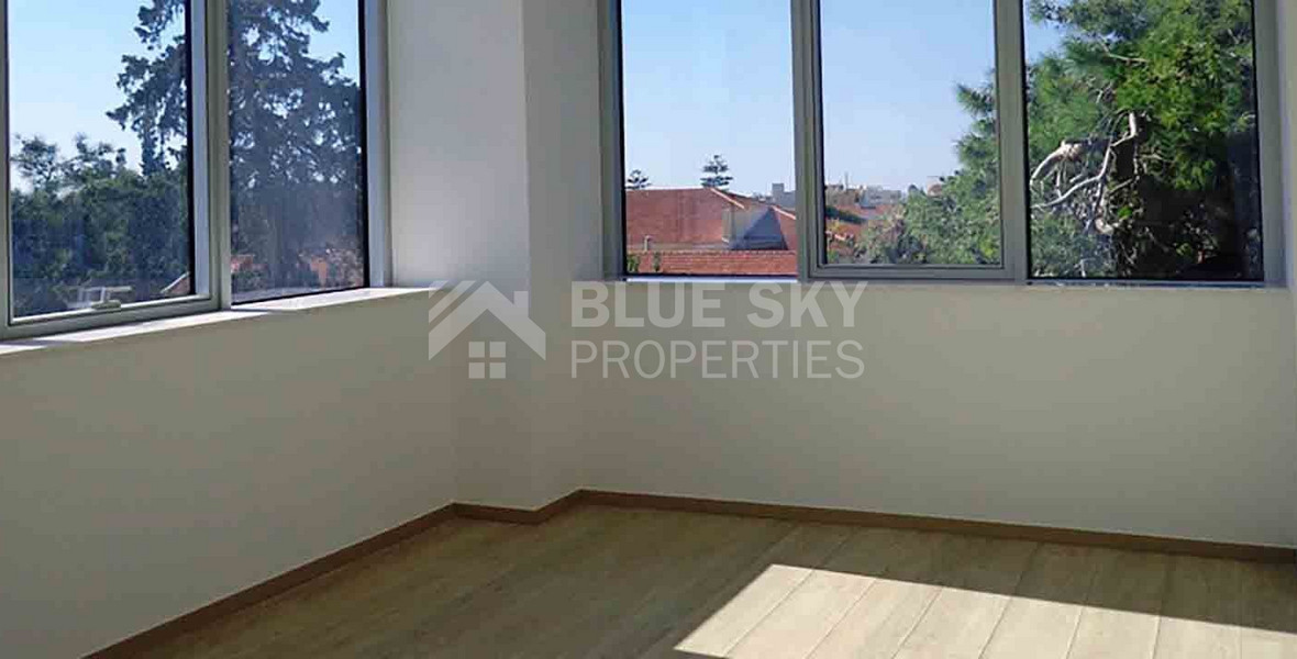 Three bedroom apartment in the heart of Paphos -