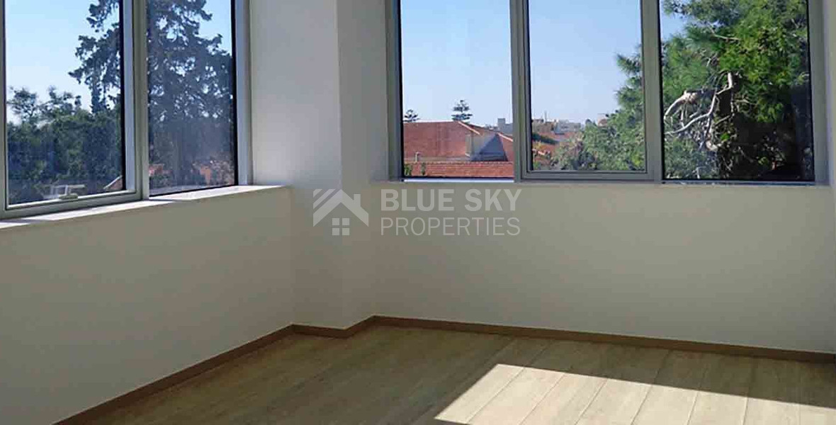 Three bedroom apartment in the heart of Paphos -