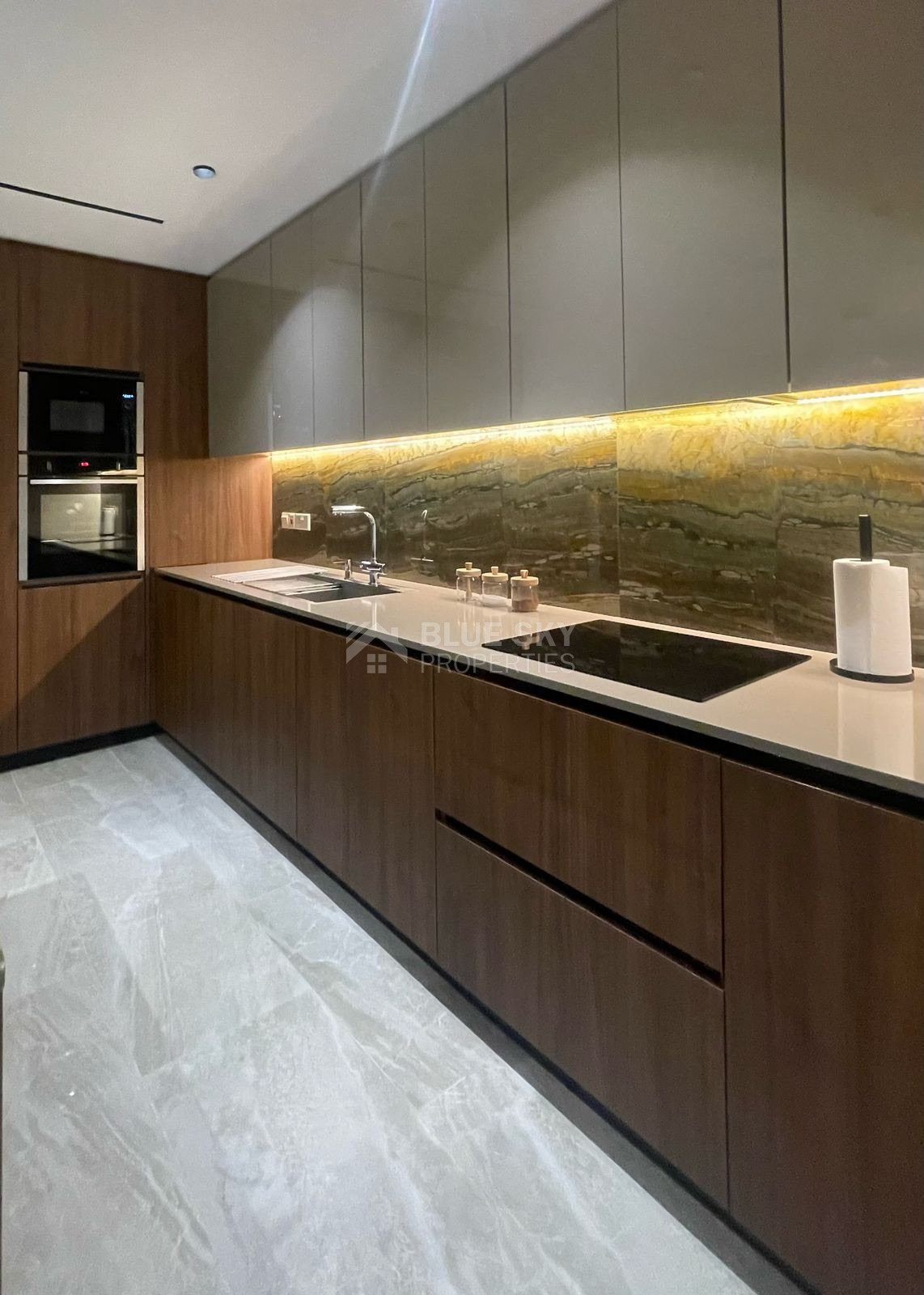 SALE: LUXURY HOUSE 3 BEDROOMS & 3 BATHROOMS WITH GARDEN IN PAPAS AREA OF LIMASSOL