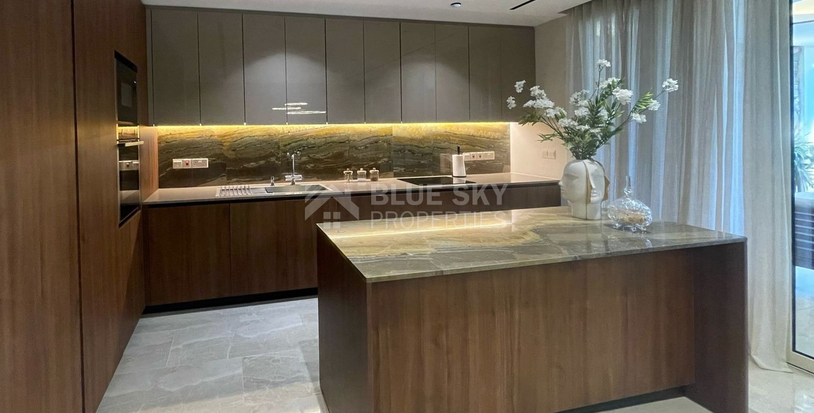 SALE: LUXURY HOUSE 3 BEDROOMS & 3 BATHROOMS WITH GARDEN IN PAPAS AREA OF LIMASSOL