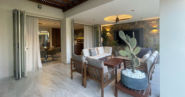 SALE: LUXURY HOUSE 3 BEDROOMS & 3 BATHROOMS WITH GARDEN IN PAPAS AREA OF LIMASSOL