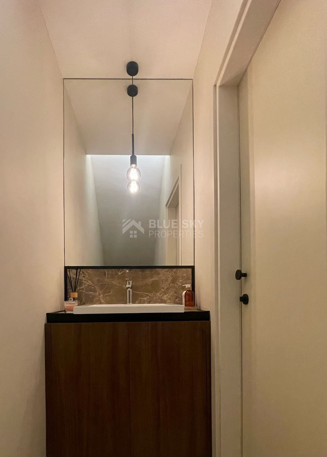 SALE: LUXURY HOUSE 3 BEDROOMS & 3 BATHROOMS WITH GARDEN IN PAPAS AREA OF LIMASSOL