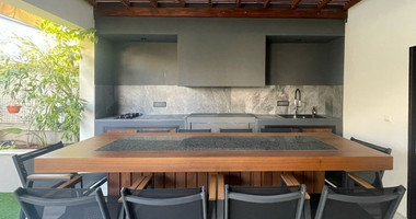 SALE: LUXURY HOUSE 3 BEDROOMS & 3 BATHROOMS WITH GARDEN IN PAPAS AREA OF LIMASSOL