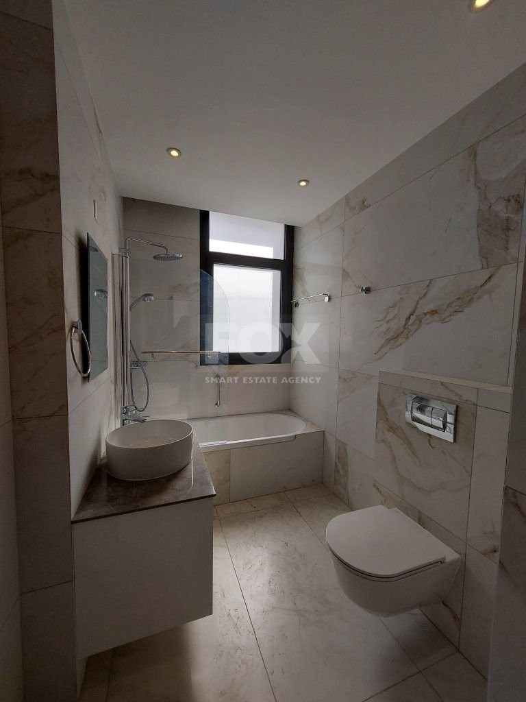 For rent Luxury Three-Bedroom Penthouse with Private Rooftop Pool, Communal Gym & Panoramic Sea Views – Panthea Hills