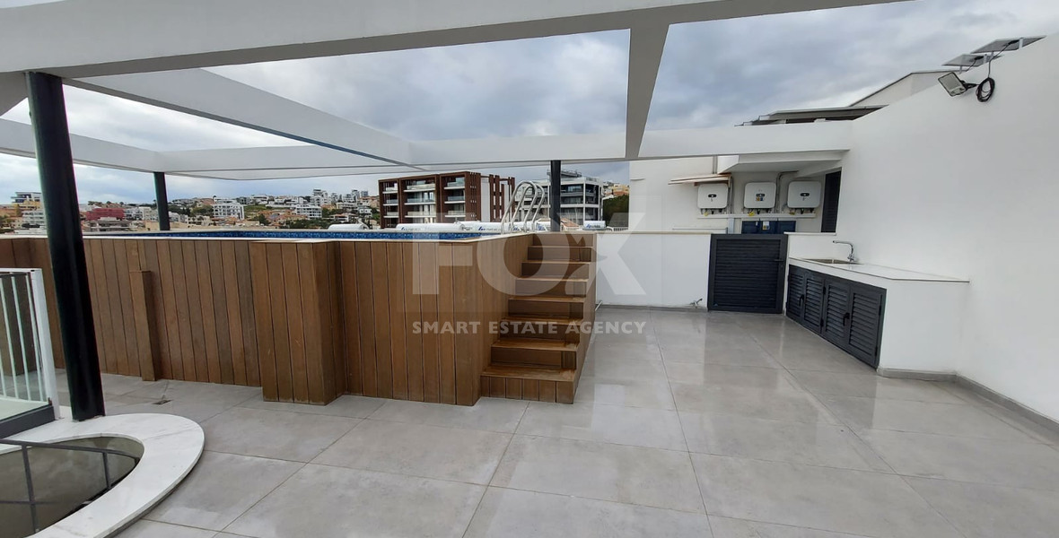 For rent Luxury Three-Bedroom Penthouse with Private Rooftop Pool, Communal Gym & Panoramic Sea Views – Panthea Hills