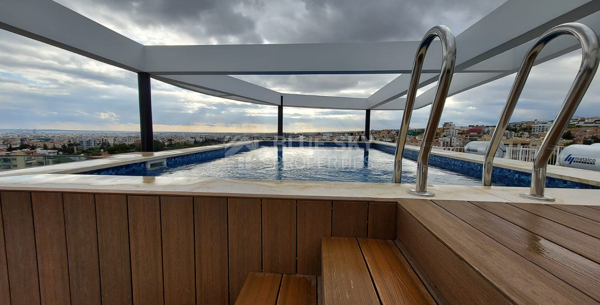 For rent Luxury Three-Bedroom Penthouse with Private Rooftop Pool, Communal Gym & Panoramic Sea Views – Panthea Hills