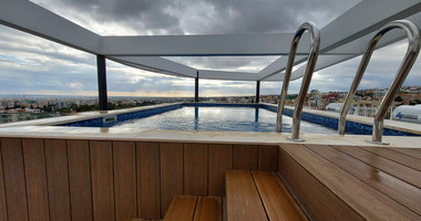 For rent Luxury Three-Bedroom Penthouse with Private Rooftop Pool, Communal Gym & Panoramic Sea Views – Panthea Hills