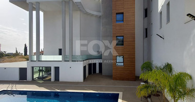 For rent Luxury Three-Bedroom Penthouse with Private Rooftop Pool, Communal Gym & Panoramic Sea Views – Panthea Hills