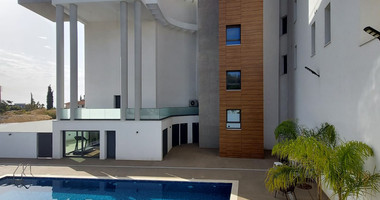 For rent Luxury Three-Bedroom Penthouse with Private Rooftop Pool, Communal Gym & Panoramic Sea Views – Panthea Hills