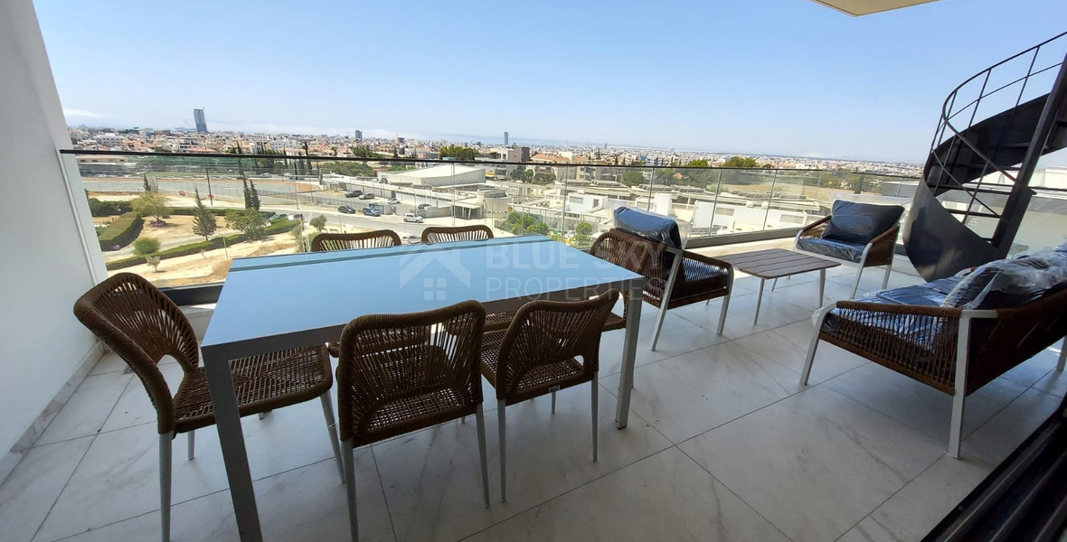 For rent Luxury Three-Bedroom Penthouse with Private Rooftop Pool, Communal Gym & Panoramic Sea Views – Panthea Hills