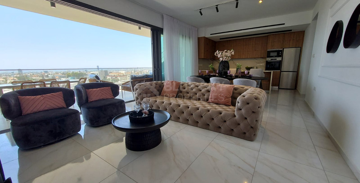 For rent Luxury Three-Bedroom Penthouse with Private Rooftop Pool, Communal Gym & Panoramic Sea Views – Panthea Hills
