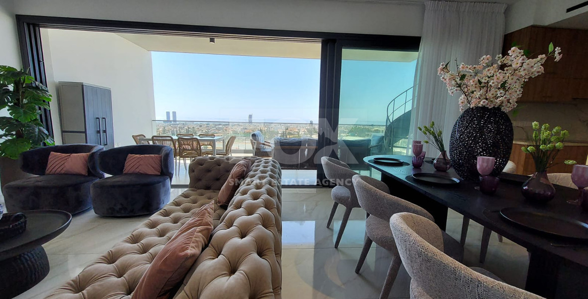 For rent Luxury Three-Bedroom Penthouse with Private Rooftop Pool, Communal Gym & Panoramic Sea Views – Panthea Hills