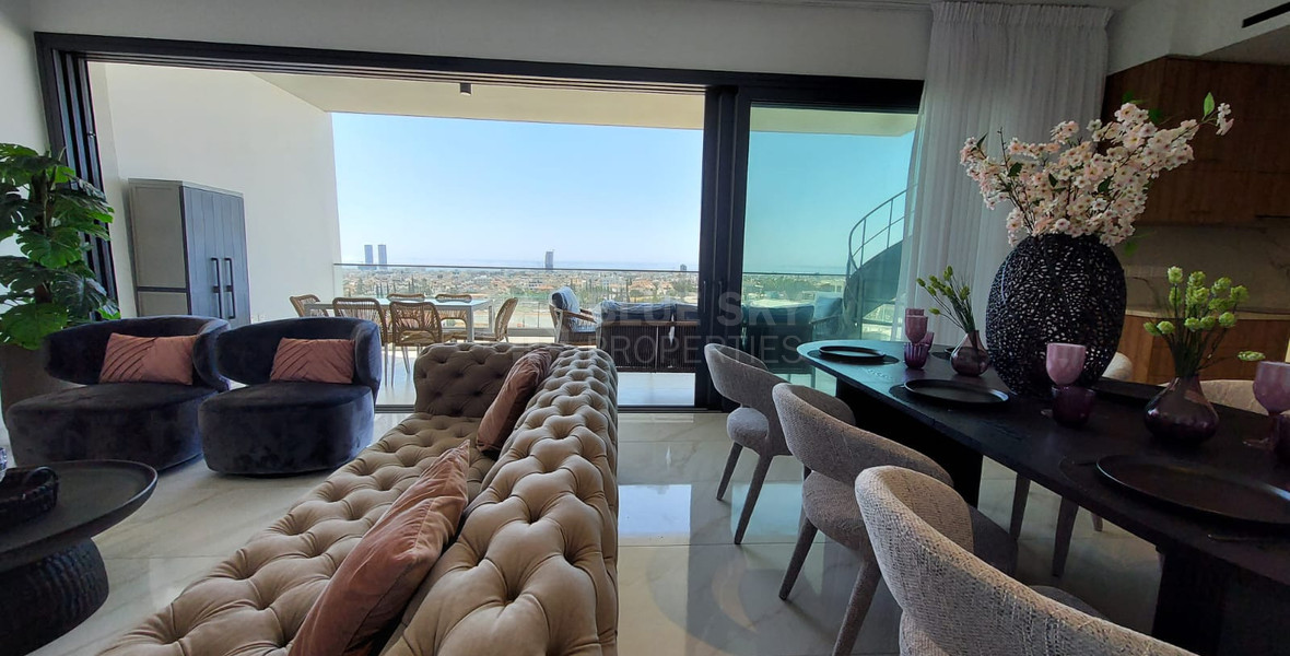 For rent Luxury Three-Bedroom Penthouse with Private Rooftop Pool, Communal Gym & Panoramic Sea Views – Panthea Hills