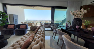For rent Luxury Three-Bedroom Penthouse with Private Rooftop Pool, Communal Gym & Panoramic Sea Views – Panthea Hills