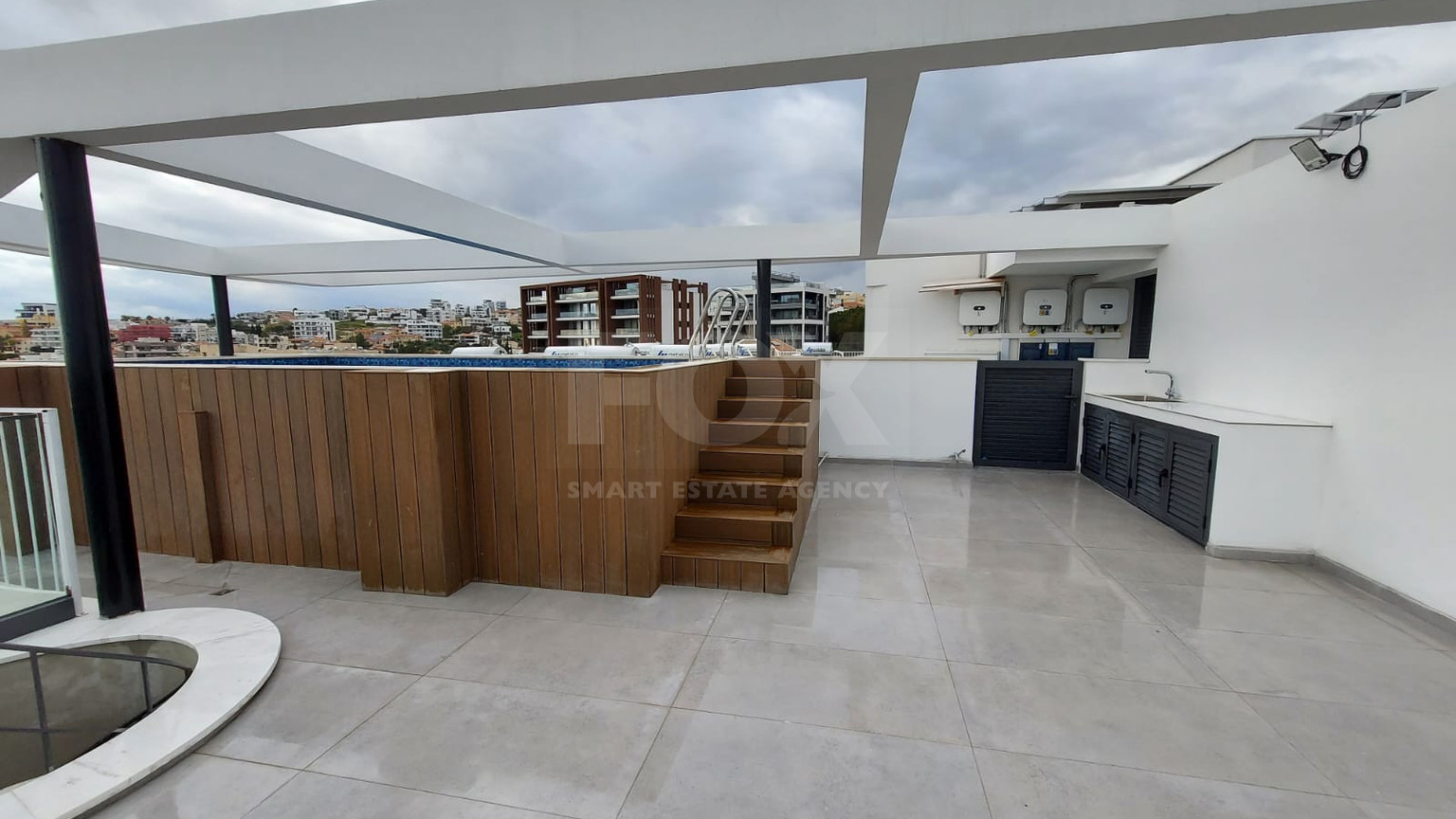 For rent Luxury Three-Bedroom Penthouse with Private Rooftop Pool, Communal Gym & Panoramic Sea Views – Panthea Hills