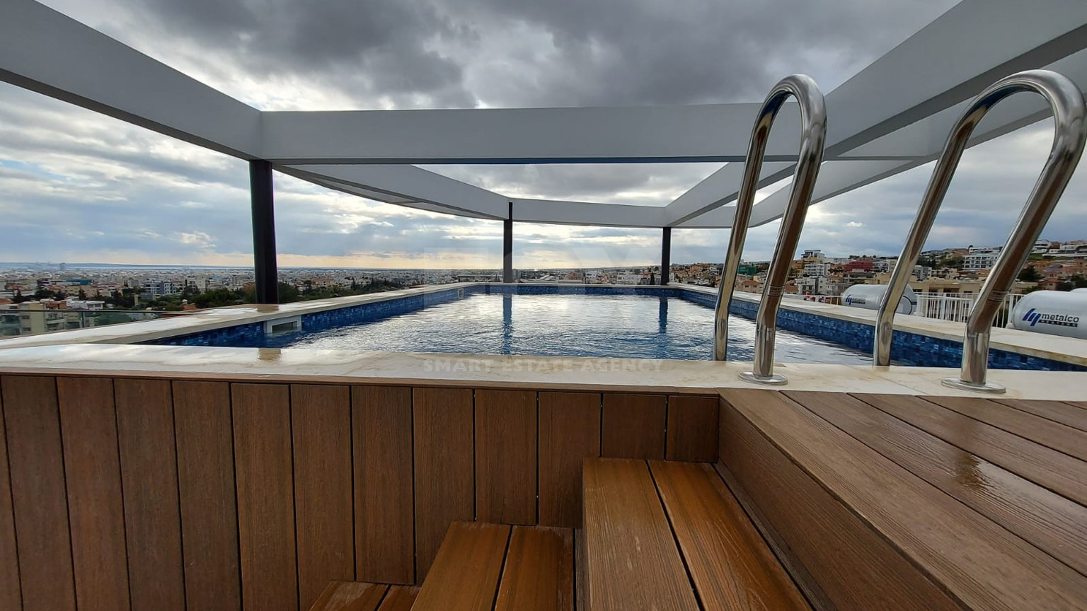 For rent Luxury Three-Bedroom Penthouse with Private Rooftop Pool, Communal Gym & Panoramic Sea Views – Panthea Hills