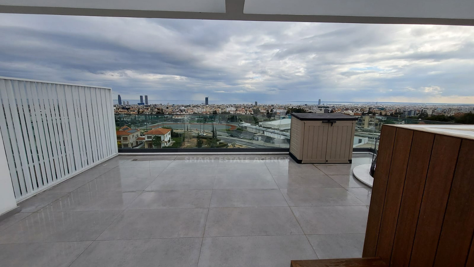 For rent Luxury Three-Bedroom Penthouse with Private Rooftop Pool, Communal Gym & Panoramic Sea Views – Panthea Hills