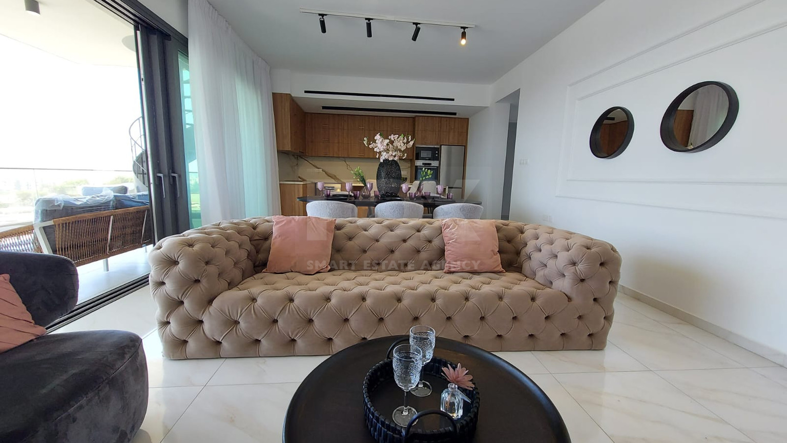 For rent Luxury Three-Bedroom Penthouse with Private Rooftop Pool, Communal Gym & Panoramic Sea Views – Panthea Hills