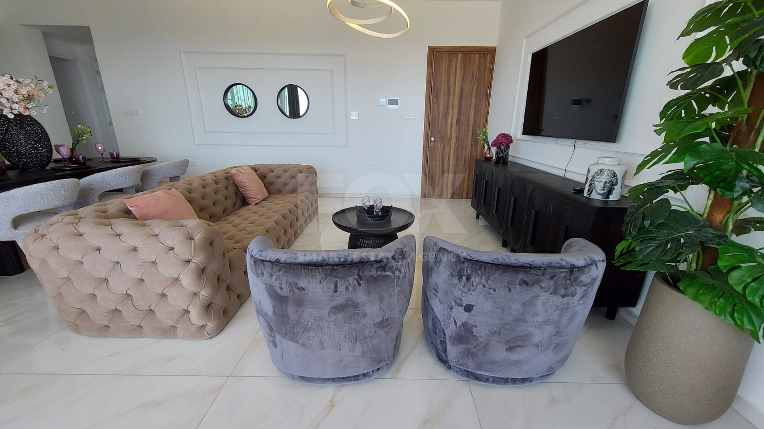 For rent Luxury Three-Bedroom Penthouse with Private Rooftop Pool, Communal Gym & Panoramic Sea Views – Panthea Hills