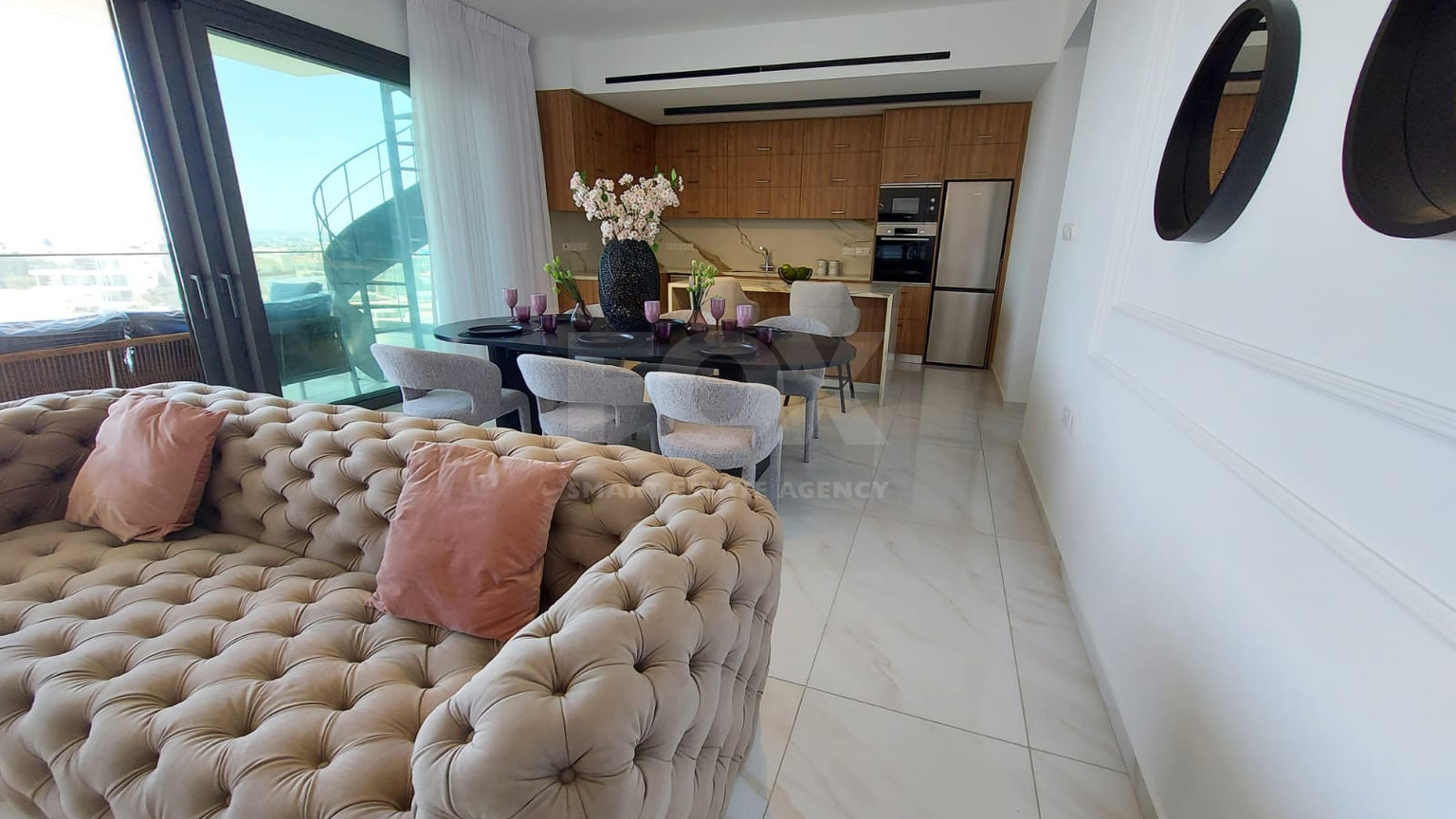 For rent Luxury Three-Bedroom Penthouse with Private Rooftop Pool, Communal Gym & Panoramic Sea Views – Panthea Hills