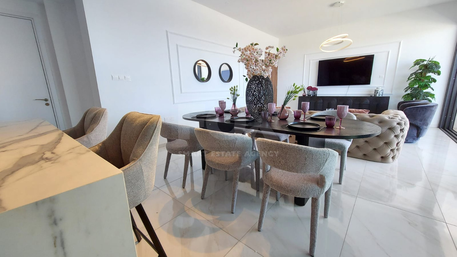 For rent Luxury Three-Bedroom Penthouse with Private Rooftop Pool, Communal Gym & Panoramic Sea Views – Panthea Hills